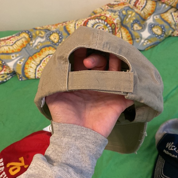 4 Anheuser, Busch, hats - Picture 3 of 5